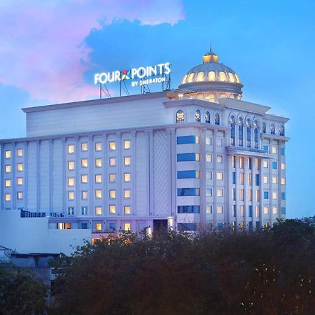 โฟร์ พอยต์ บาย เชอราตัน เมดาน Hotel ภายนอก รูปภาพ