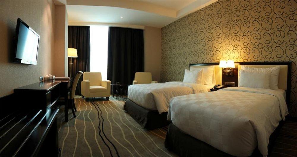 โฟร์ พอยต์ บาย เชอราตัน เมดาน Hotel ภายนอก รูปภาพ