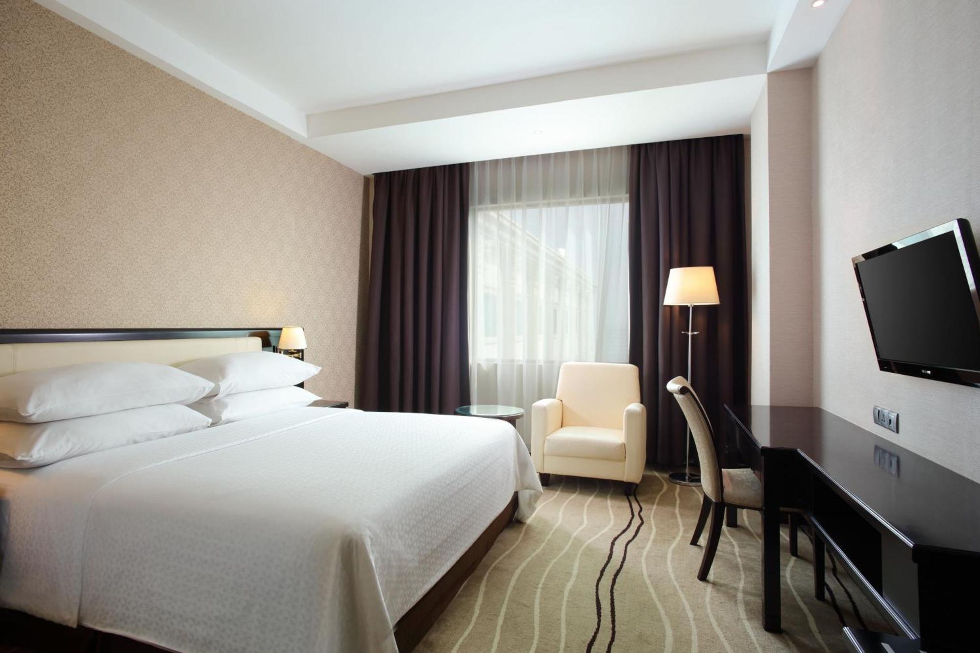 โฟร์ พอยต์ บาย เชอราตัน เมดาน Hotel ภายนอก รูปภาพ