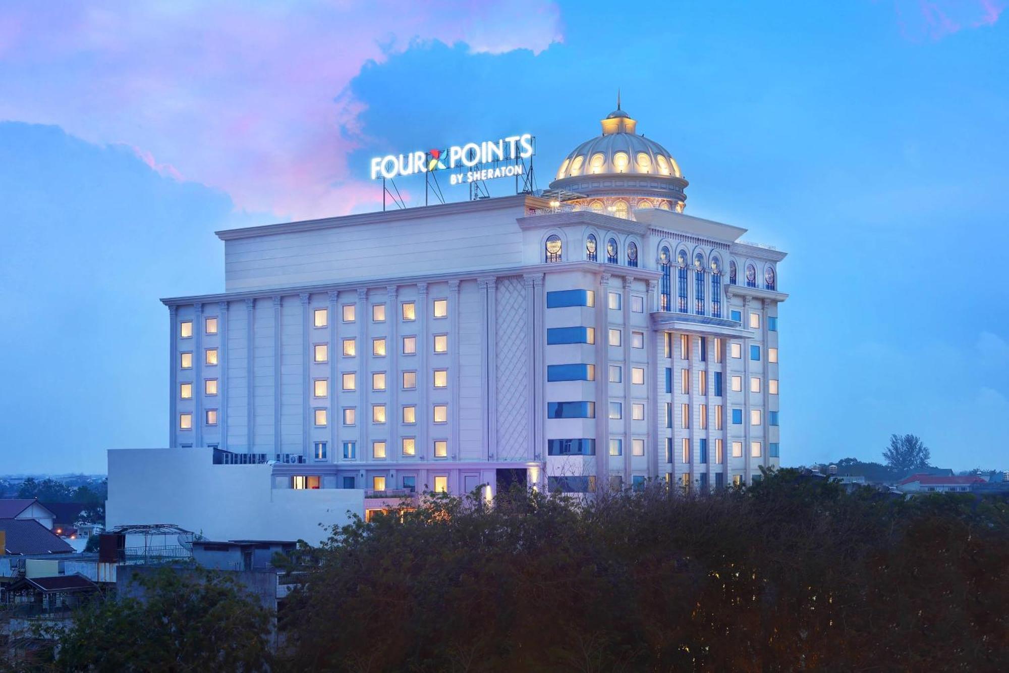 โฟร์ พอยต์ บาย เชอราตัน เมดาน Hotel ภายนอก รูปภาพ