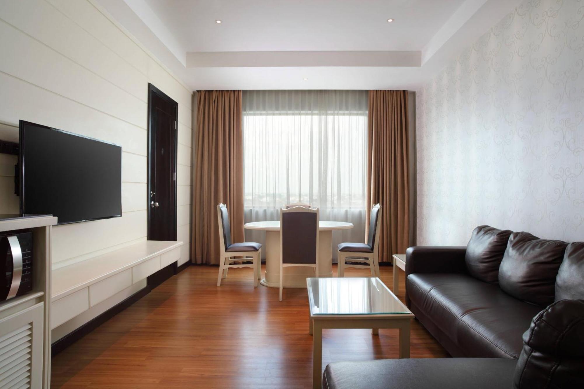 โฟร์ พอยต์ บาย เชอราตัน เมดาน Hotel ภายนอก รูปภาพ