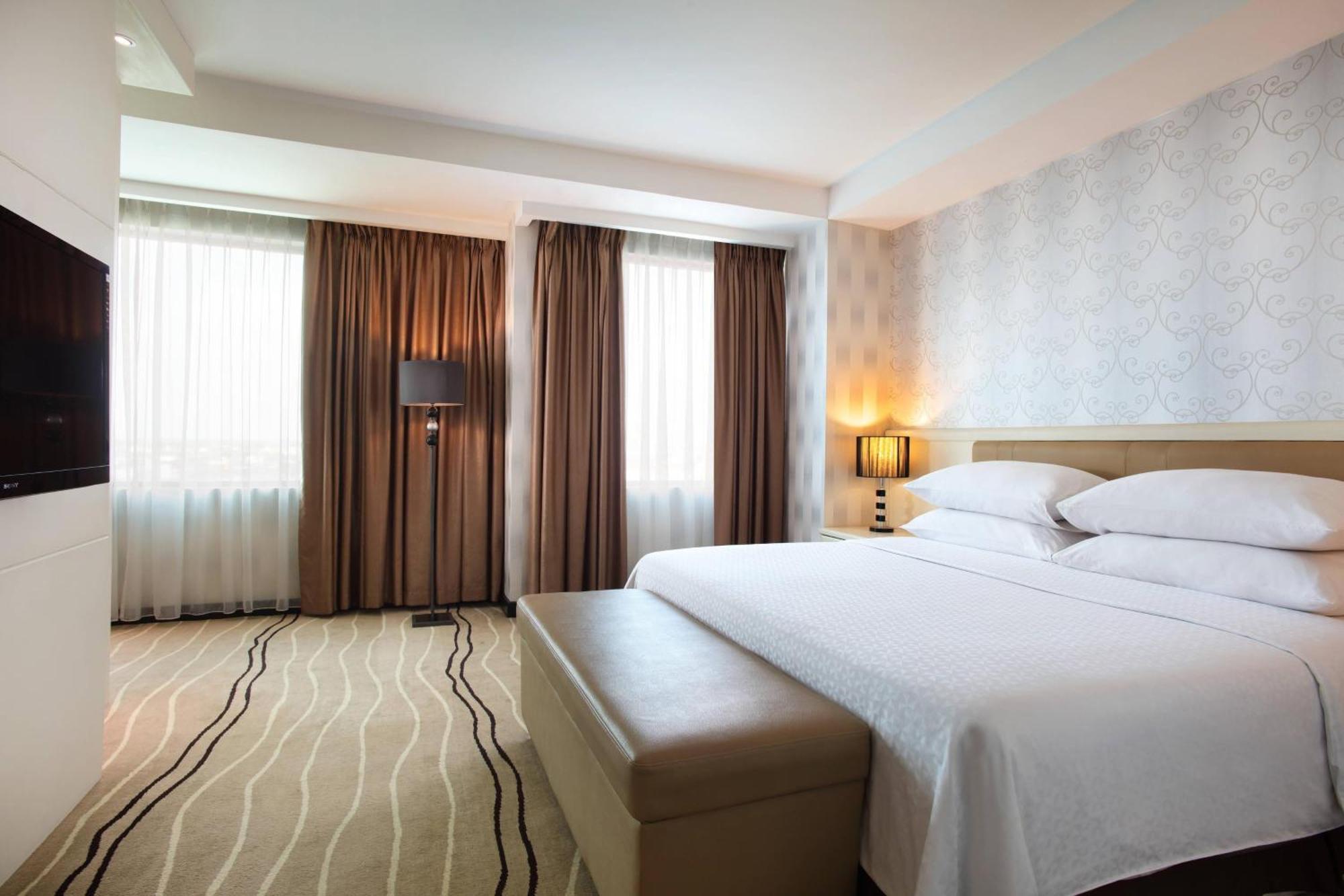 โฟร์ พอยต์ บาย เชอราตัน เมดาน Hotel ภายนอก รูปภาพ