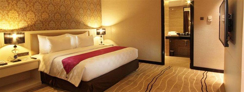 โฟร์ พอยต์ บาย เชอราตัน เมดาน Hotel ภายนอก รูปภาพ