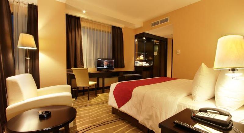 โฟร์ พอยต์ บาย เชอราตัน เมดาน Hotel ภายนอก รูปภาพ