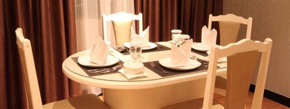 โฟร์ พอยต์ บาย เชอราตัน เมดาน Hotel ภายนอก รูปภาพ